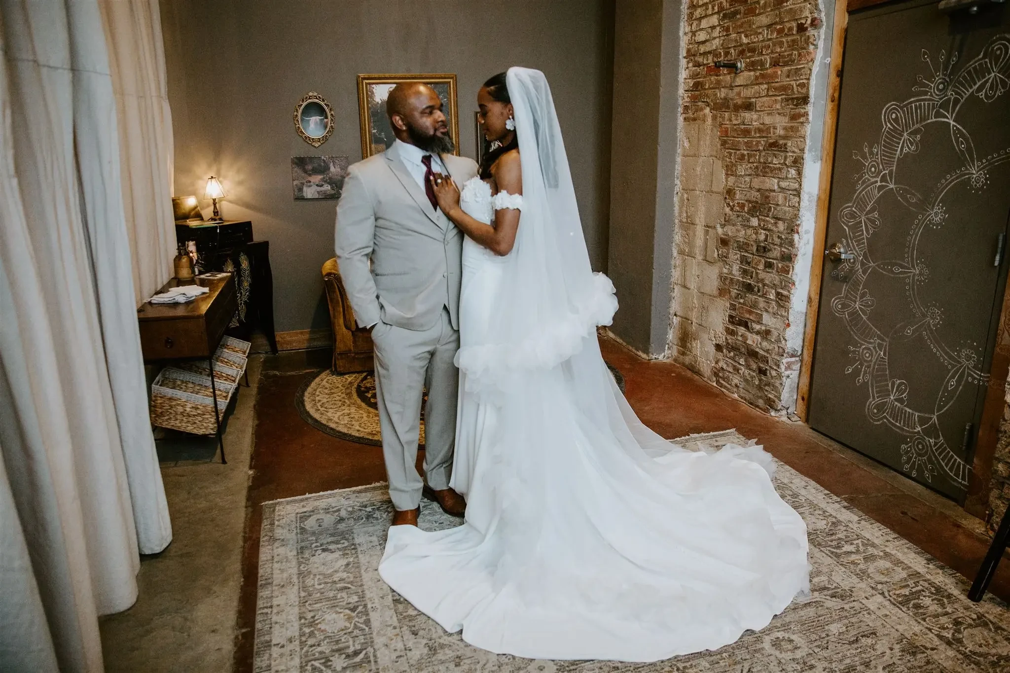 Off-the-Rack Wedding Dresses Kansas City | Last-Minute Bridal Shop Image