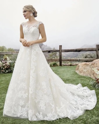 Casablanca Bridal Annie #0 thumbnail