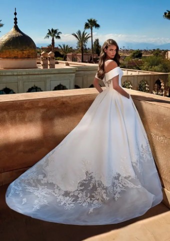 Pronovias Loa #1 thumbnail